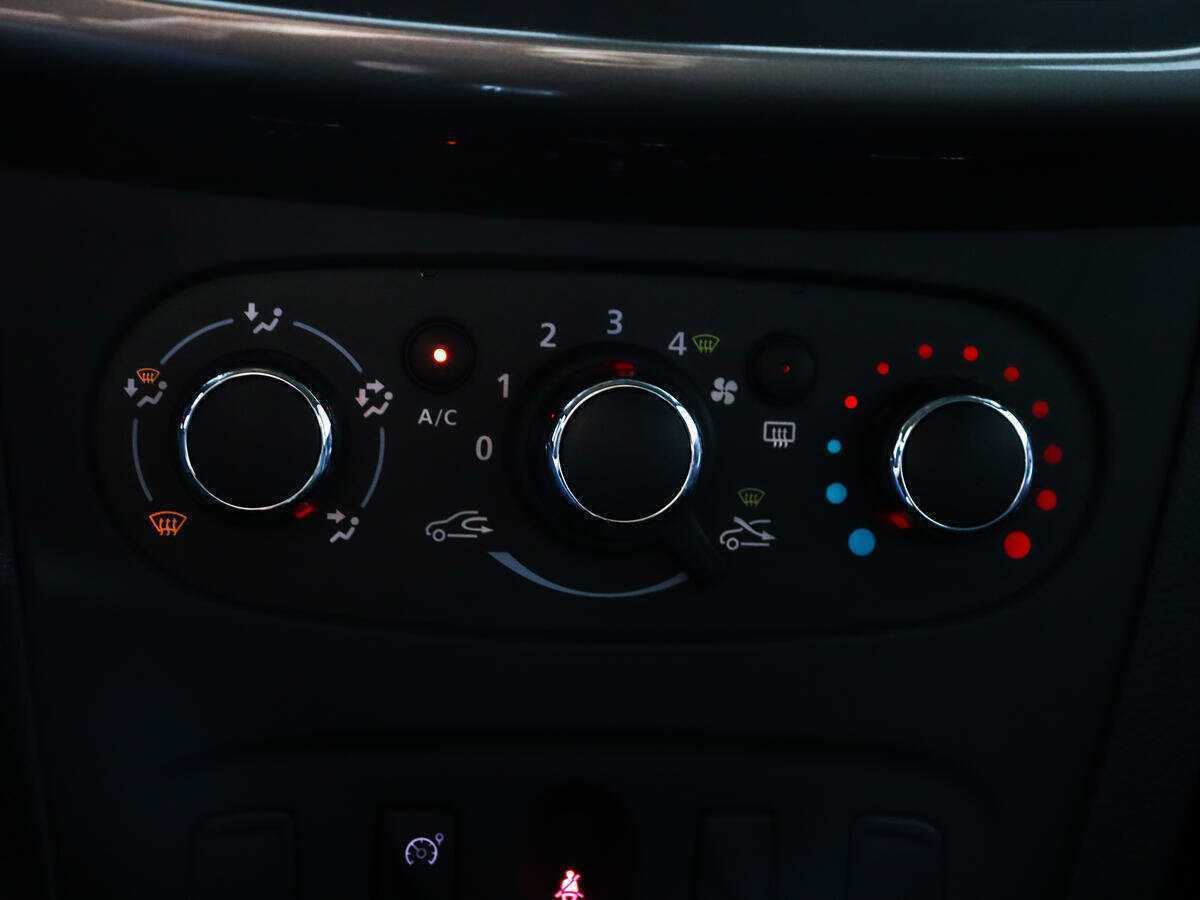 Renault Logan б/у, 2017, Автоматическая. Фото: #14