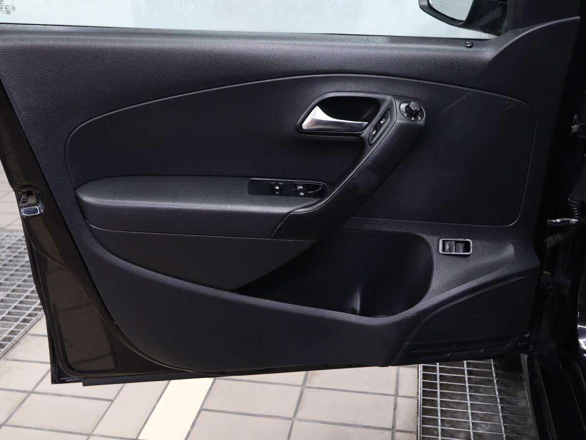 Volkswagen Polo б/у, 2013, Автоматическая. Фото: #10