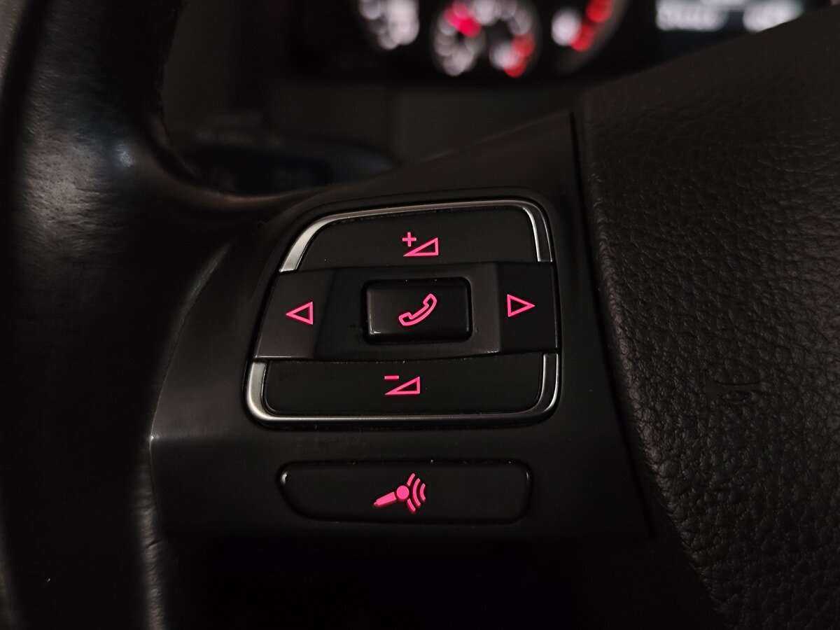 Volkswagen Tiguan б/у, 2012, Автоматическая. Фото: #6