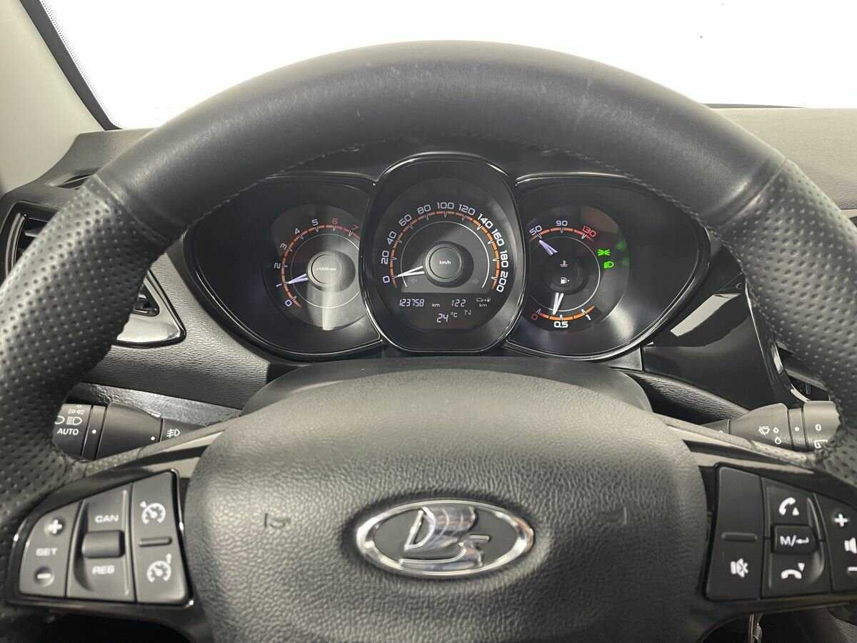 Lada (ВАЗ) Vesta б/у, 2018, Роботизированная. Фото: #10