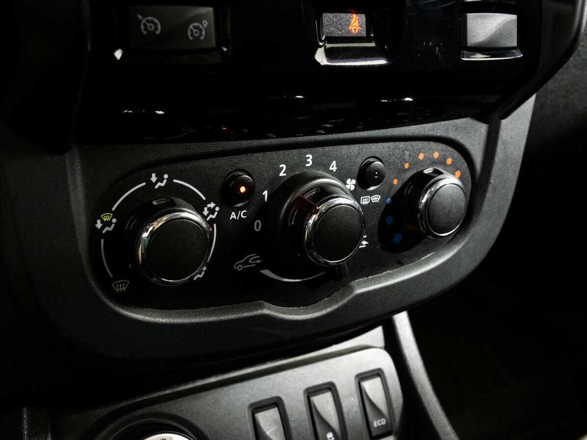 Renault Duster б/у, 2017, Механическая. Фото: #11