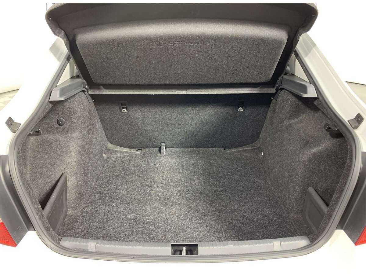 Skoda Rapid б/у, 2017, Механическая. Фото: #9