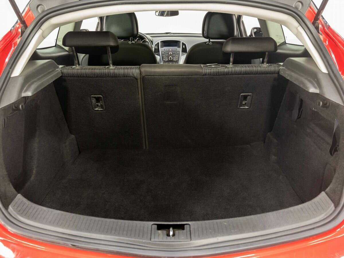 Opel Astra б/у, 2012, Механическая. Фото: #21