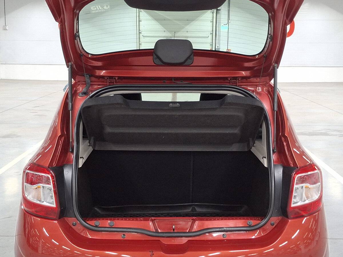 Renault Sandero б/у, 2017, Механическая. Фото: #9