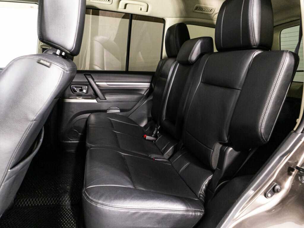 Mitsubishi Pajero б/у, 2014, Автоматическая. Фото: #9