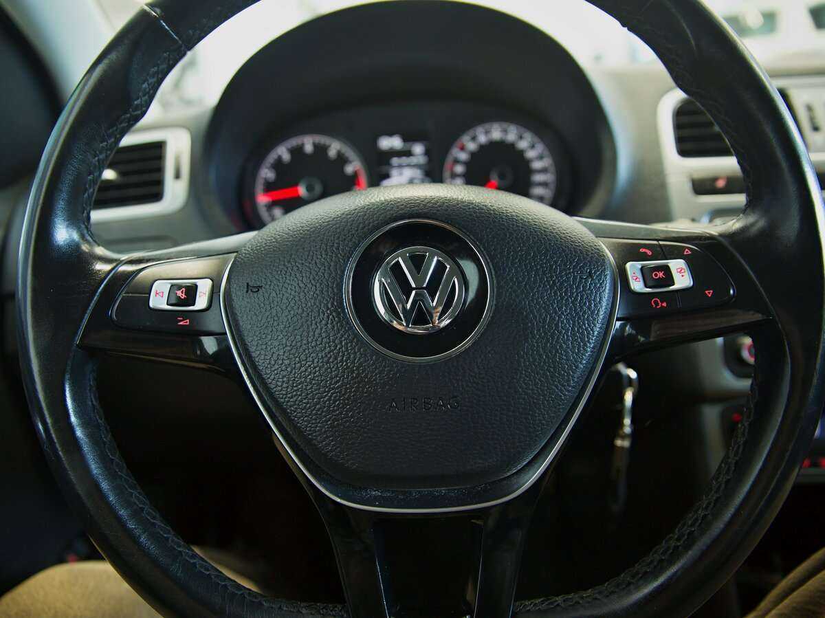 Volkswagen Polo б/у, 2016, Механическая. Фото: #3