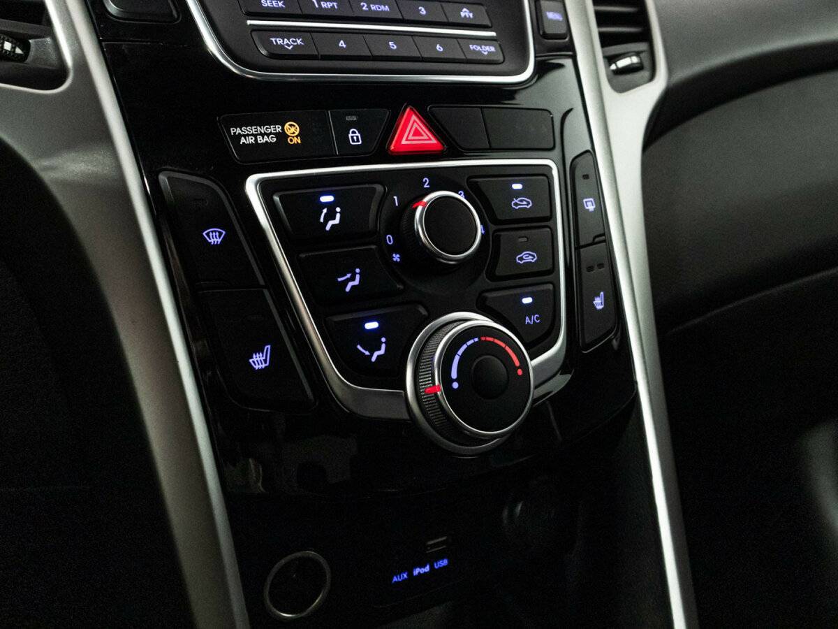 Hyundai i30 б/у, 2016, Автоматическая. Фото: #14