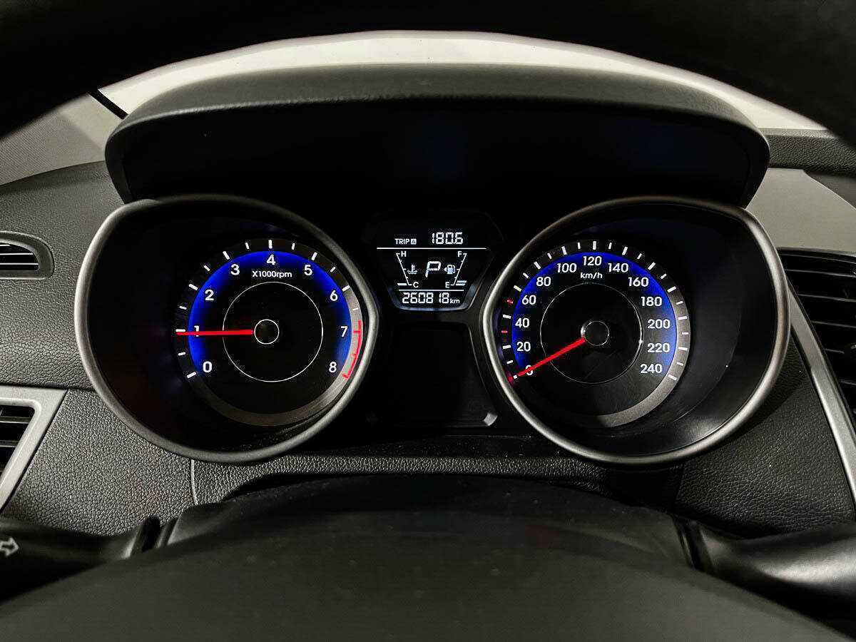 Hyundai Elantra б/у, 2015, Автоматическая. Фото: #10