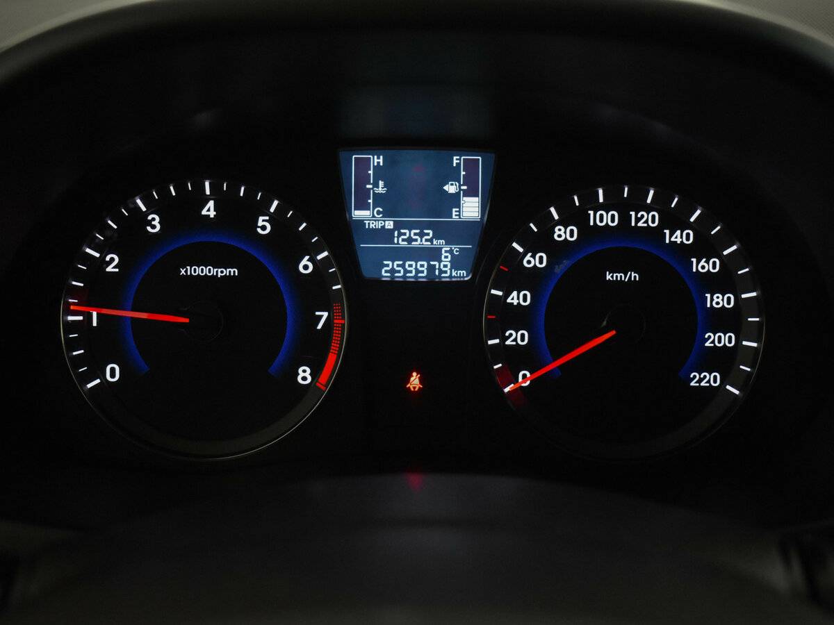 Hyundai Solaris б/у, 2016, Механическая. Фото: #14