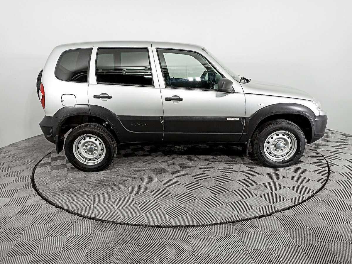 Chevrolet Niva б/у, 2017, Механическая. Фото: #3