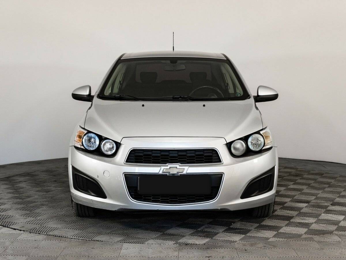 Chevrolet Aveo б/у, 2015, Автоматическая. Фото: #1