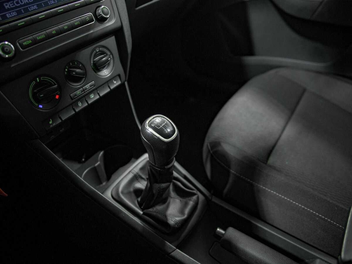 Skoda Rapid б/у, 2015, Механическая. Фото: #9