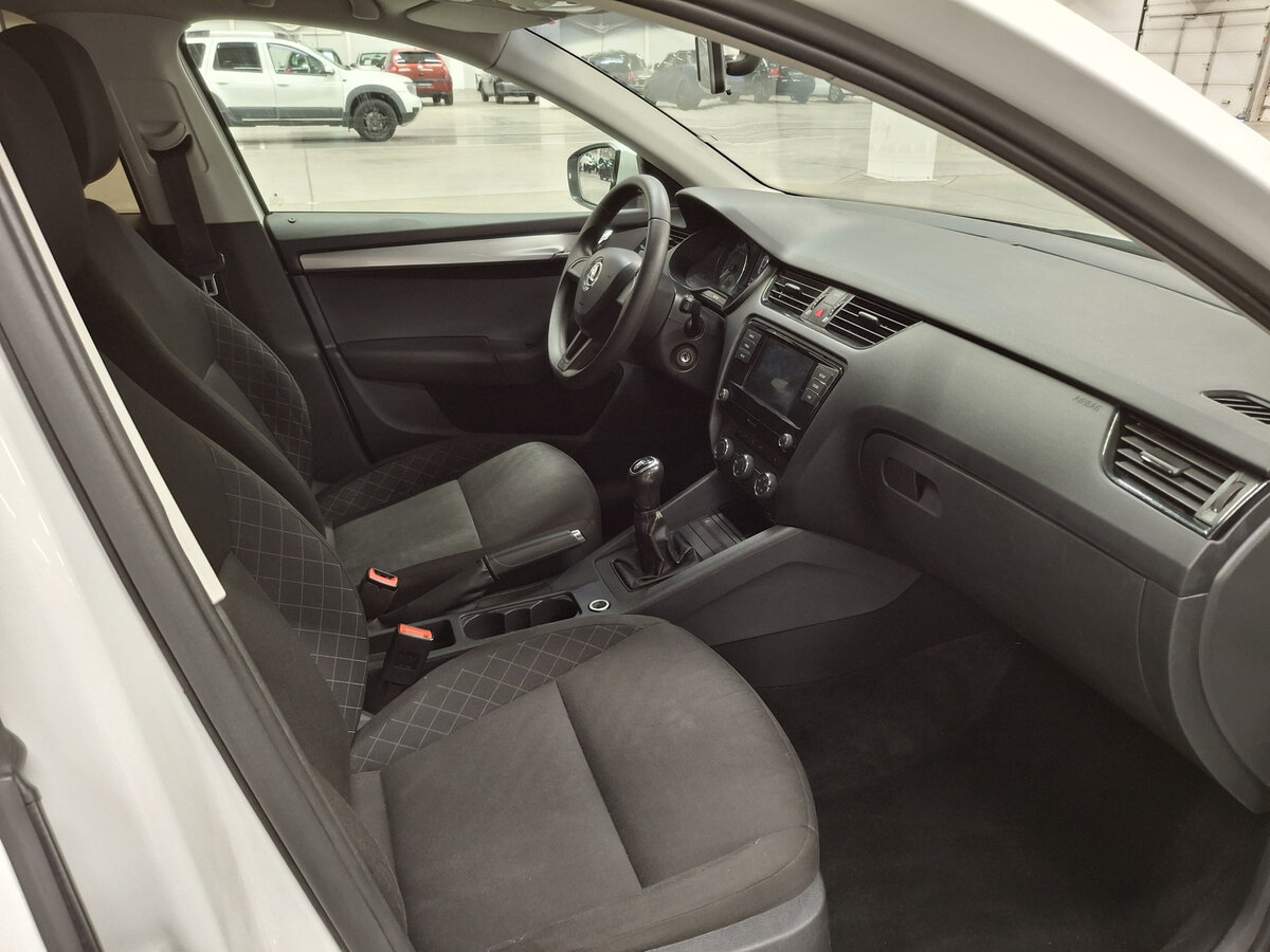 Skoda Octavia б/у, 2018, Механическая. Фото: #10