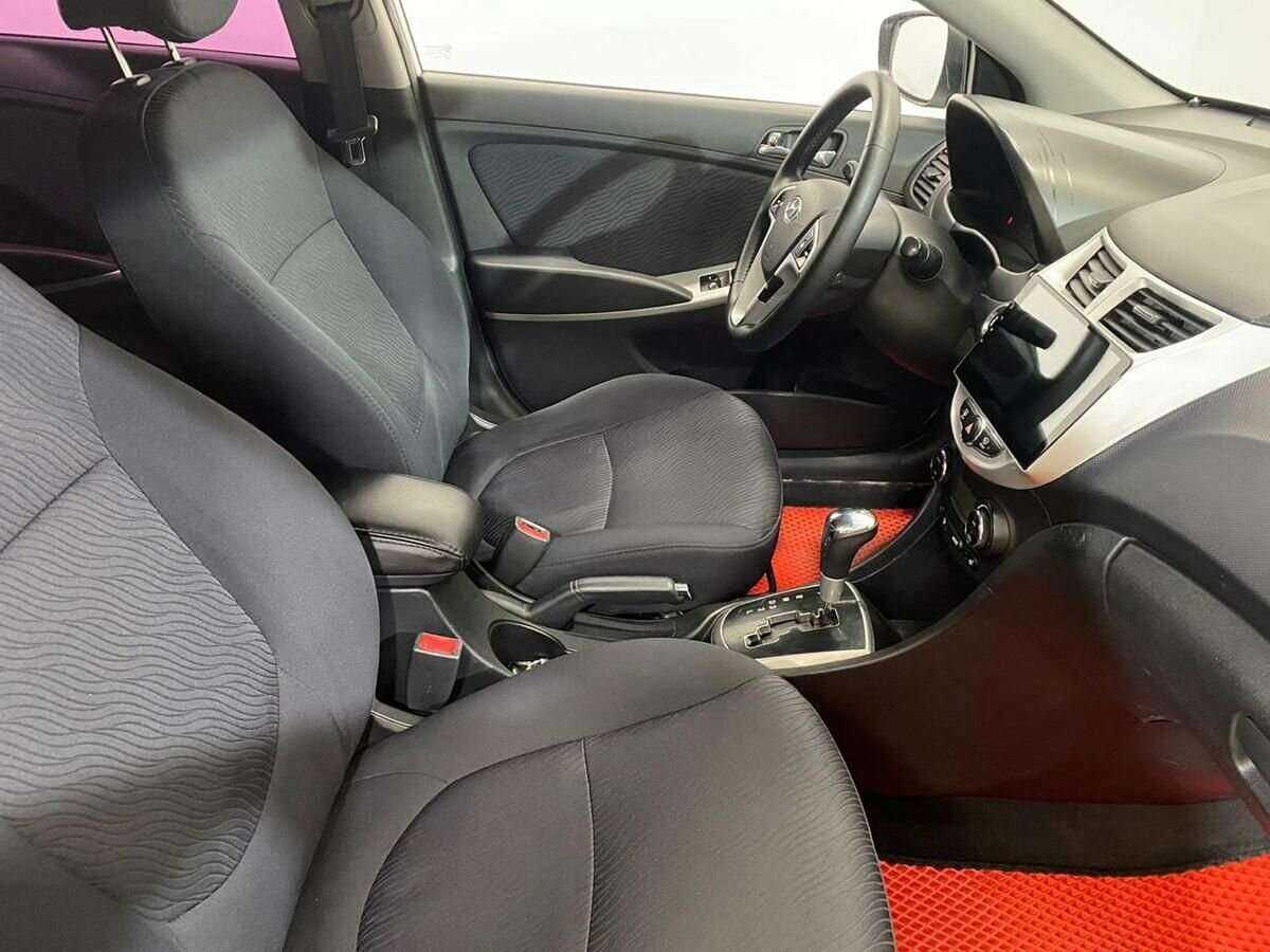 Hyundai Solaris б/у, 2013, Автоматическая. Фото: #9