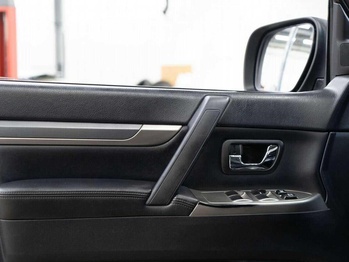 Mitsubishi Pajero б/у, 2012, Автоматическая. Фото: #15