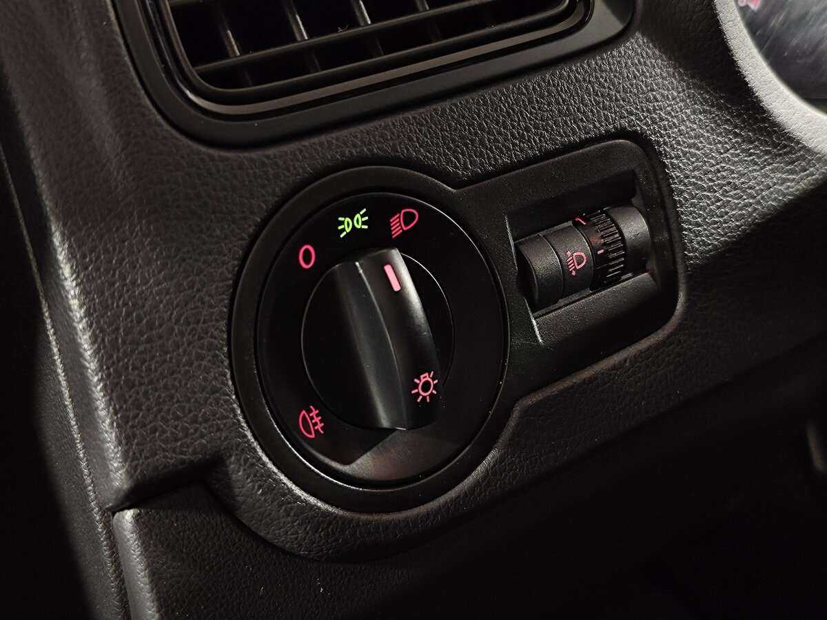 Volkswagen Polo б/у, 2018, Автоматическая. Фото: #20