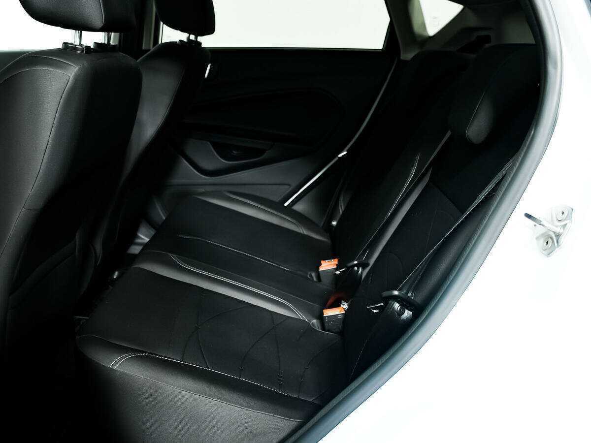 Ford Fiesta б/у, 2016, Роботизированная. Фото: #11