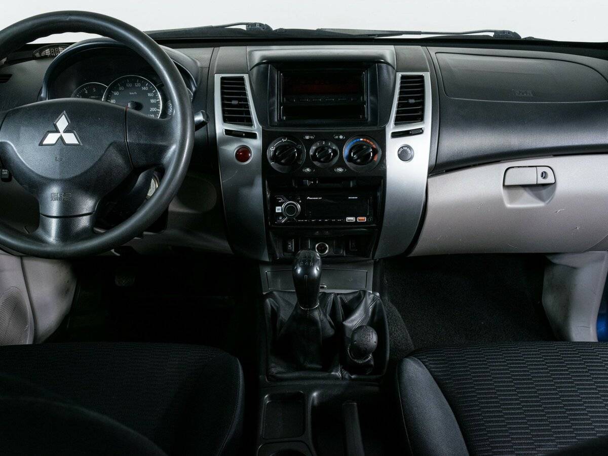 Mitsubishi Pajero Sport б/у, 2012, Механическая. Фото: #10