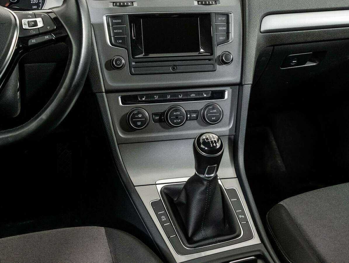 Volkswagen Golf б/у, 2014, Механическая. Фото: #9