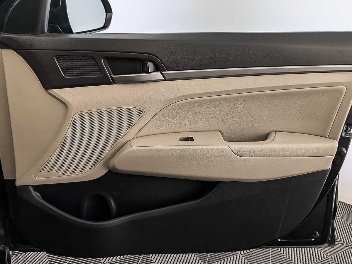 Hyundai Elantra б/у, 2017, Автоматическая. Фото: #24