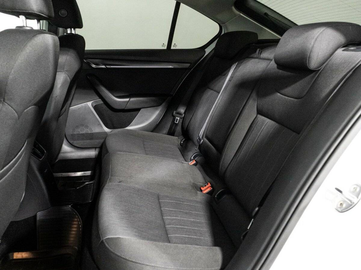 Skoda Octavia б/у, 2017, Роботизированная. Фото: #9