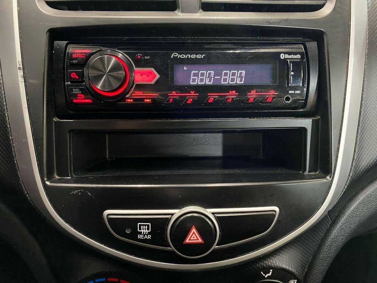 Hyundai Solaris б/у, 2013, Механическая. Фото: #12