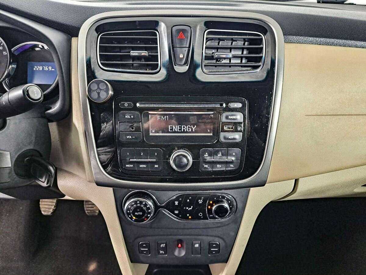 Renault Logan б/у, 2016, Механическая. Фото: #12