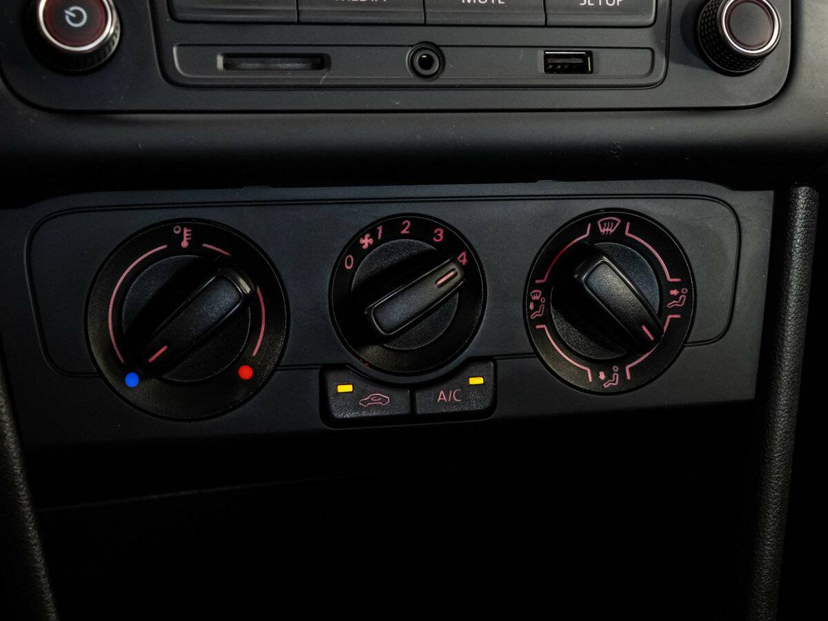 Volkswagen Polo б/у, 2017, Механическая. Фото: #12