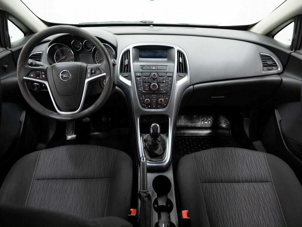 Opel Astra б/у, 2013, Механическая. Фото: #11