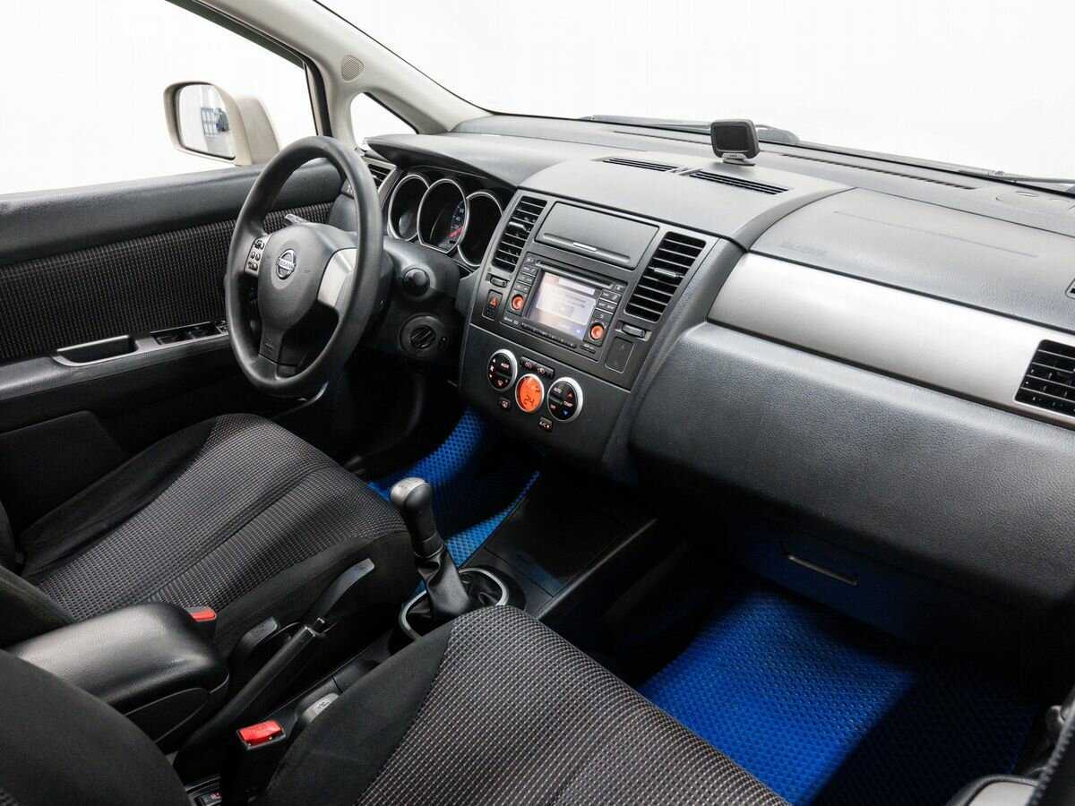 Nissan Tiida б/у, 2012, Механическая. Фото: #7