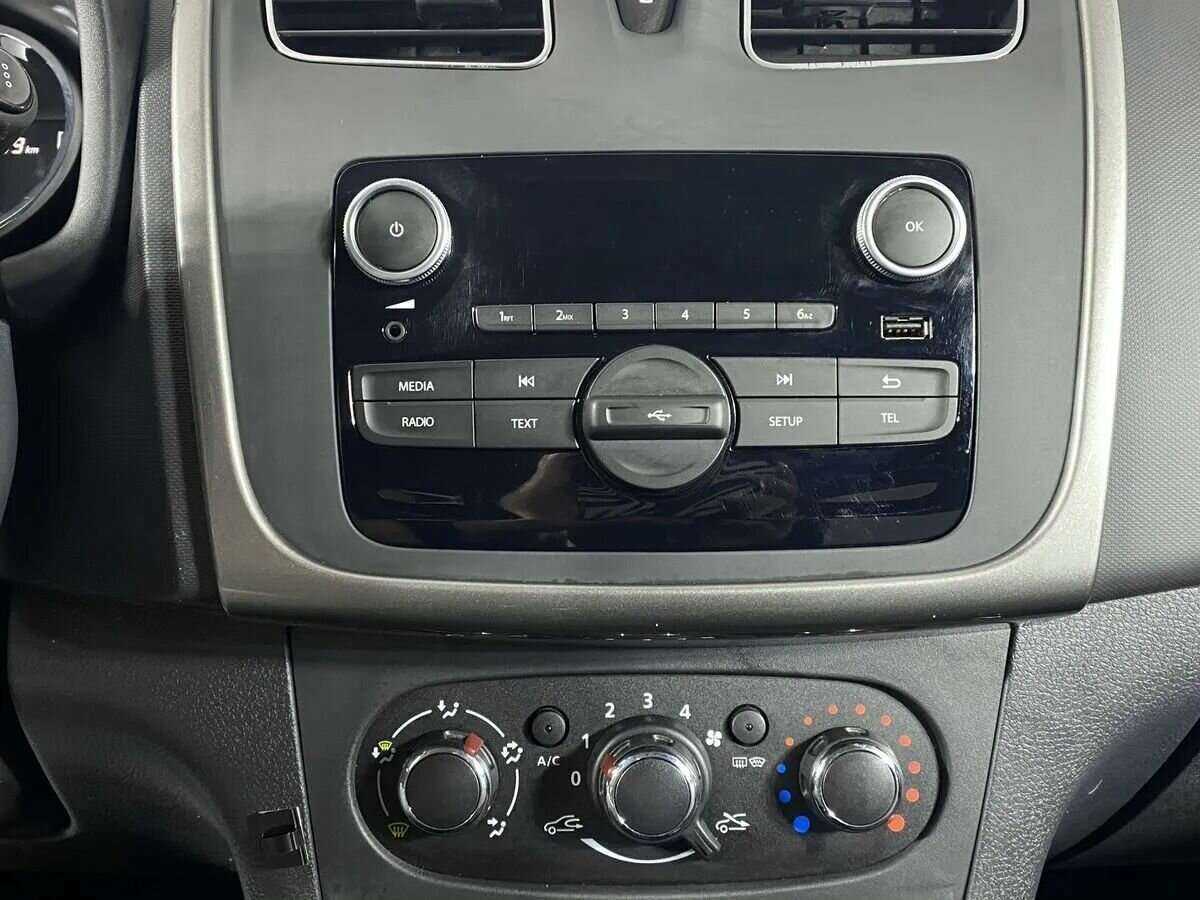 Renault Sandero б/у, 2020, Механическая. Фото: #10