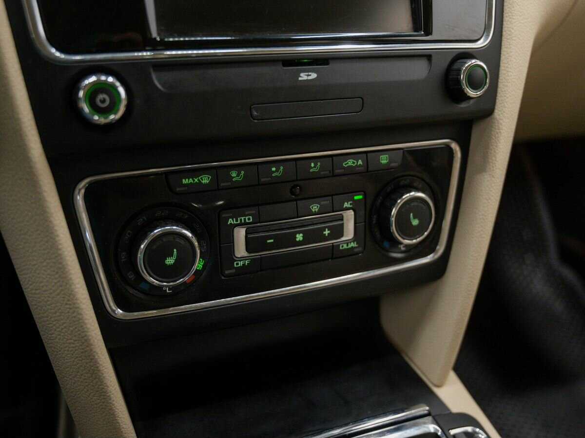 Skoda Superb б/у, 2012, Автоматическая. Фото: #18