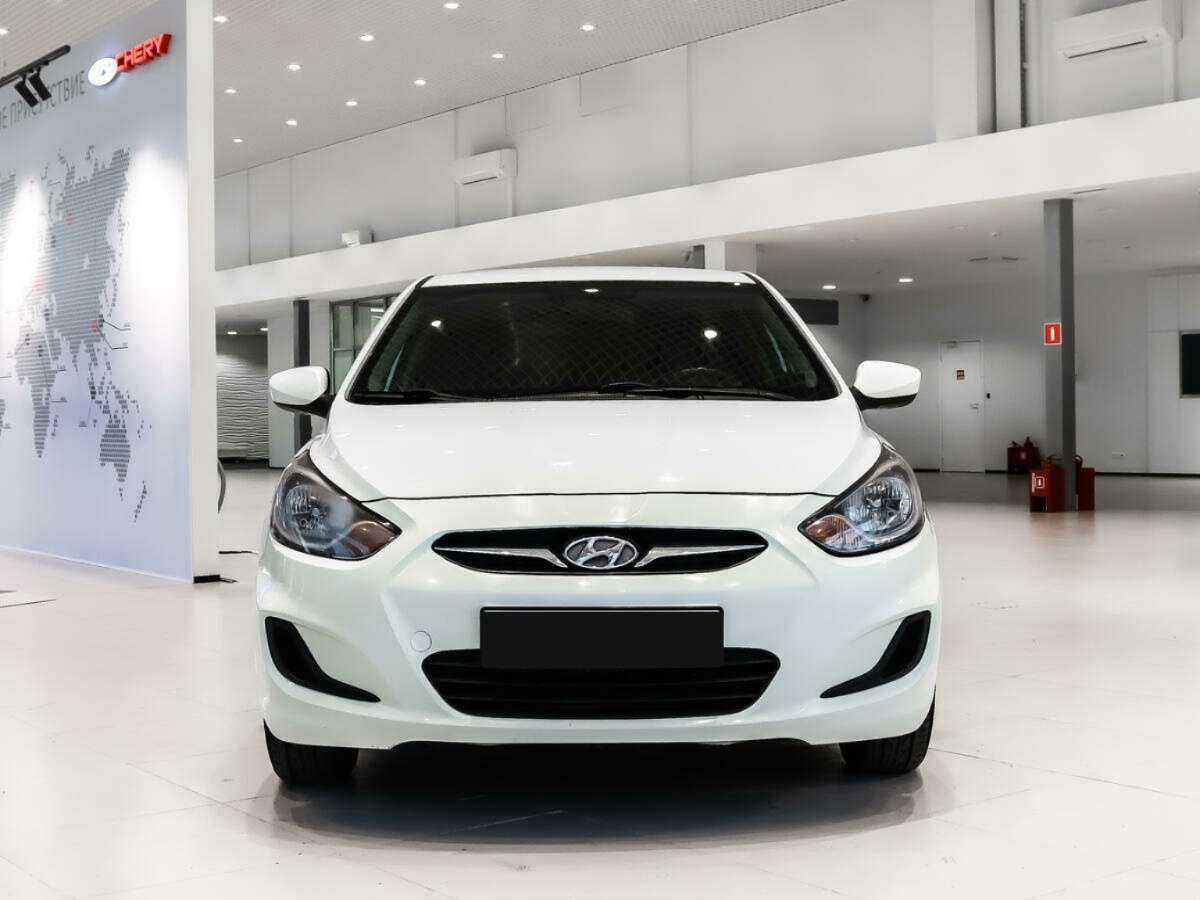 Hyundai Solaris б/у, 2012, Автоматическая. Фото: #1