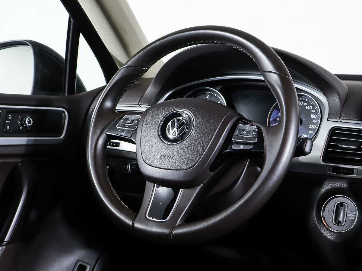 Volkswagen Touareg б/у, 2013, Автоматическая. Фото: #14