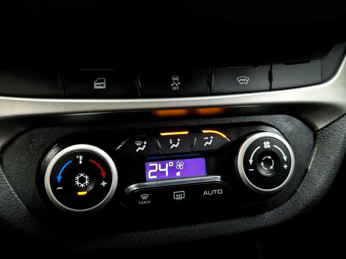 Lada (ВАЗ) Vesta б/у, 2019, Механическая. Фото: #25