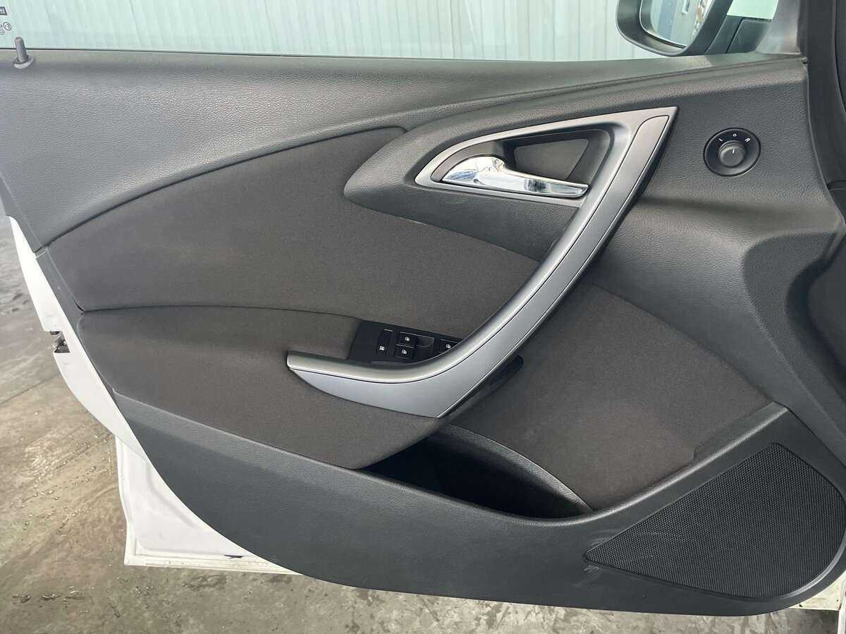 Opel Astra б/у, 2012, Автоматическая. Фото: #19