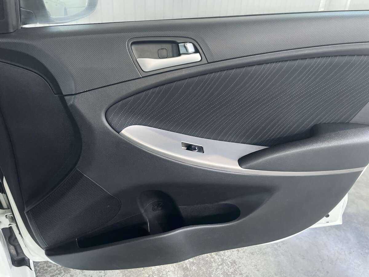 Hyundai Solaris б/у, 2016, Автоматическая. Фото: #21