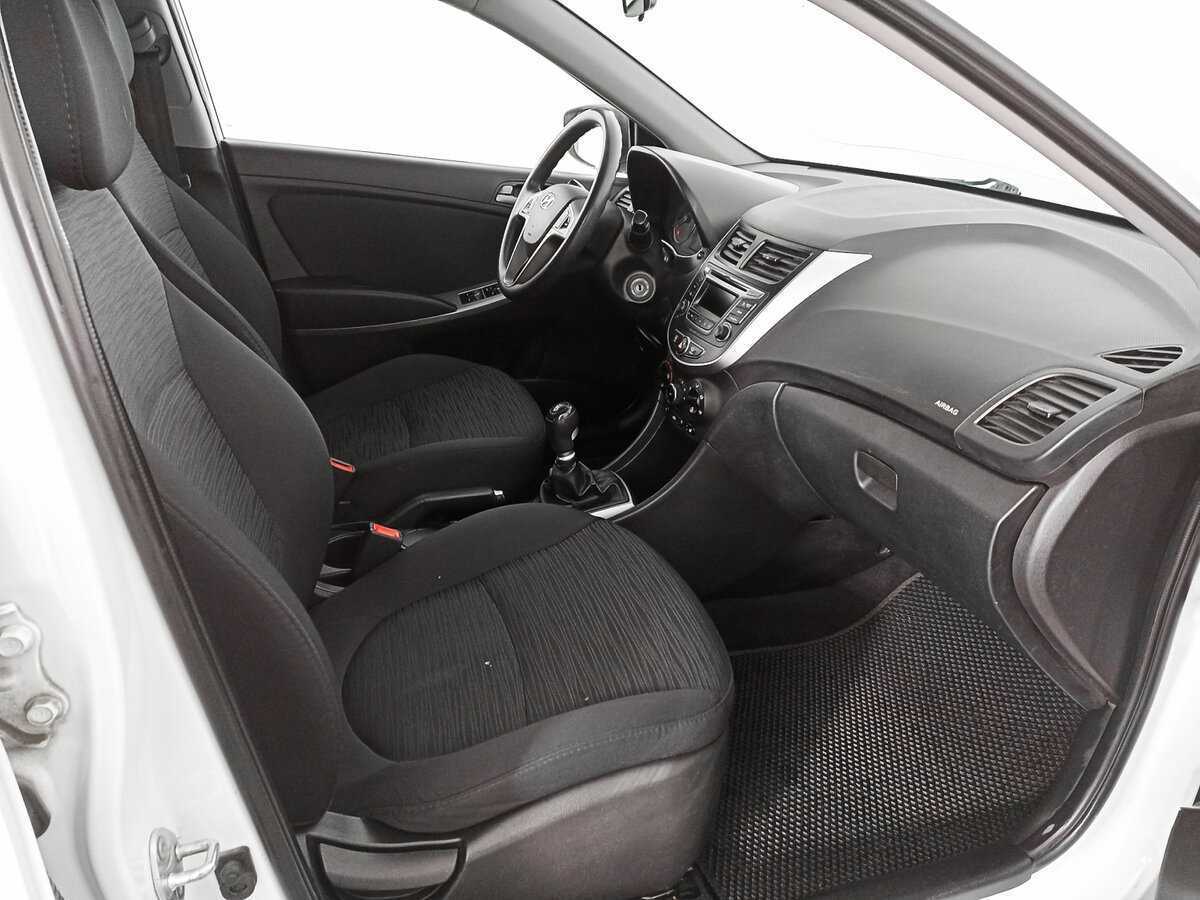 Hyundai Solaris б/у, 2015, Механическая. Фото: #8