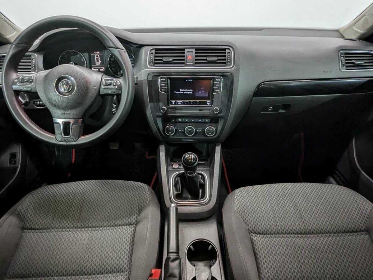 Volkswagen Jetta б/у, 2012, Механическая. Фото: #6