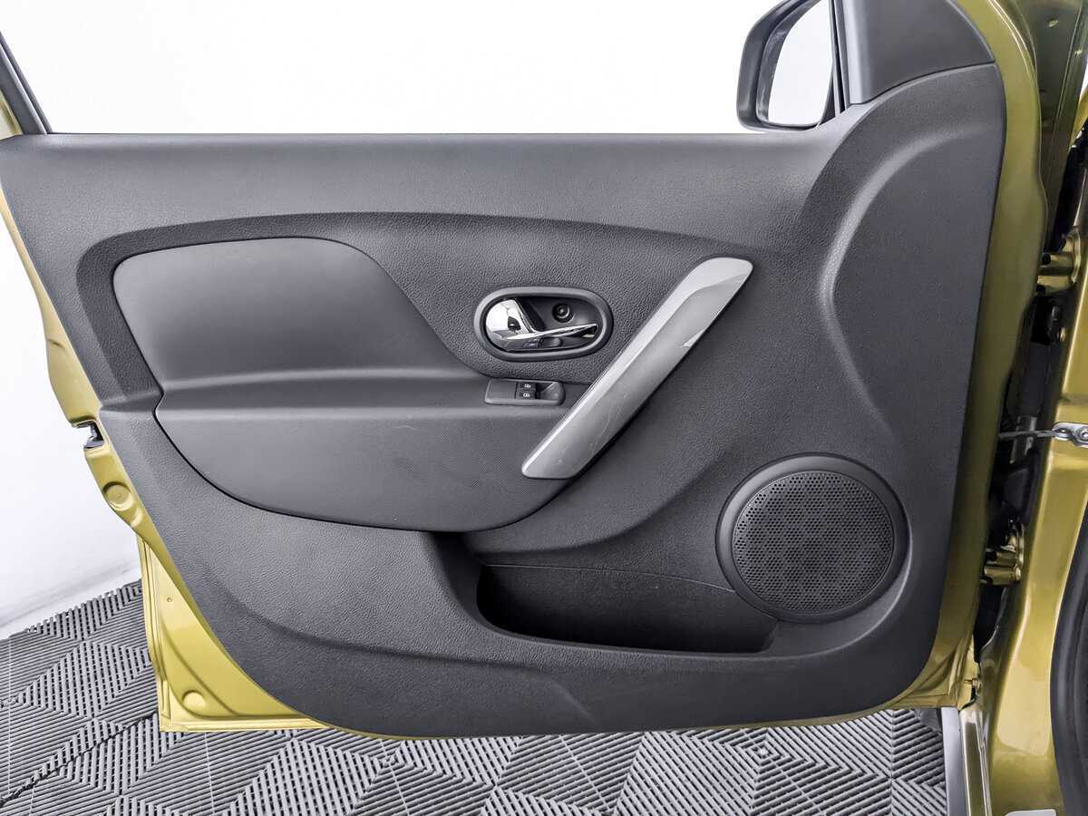 Renault Sandero б/у, 2016, Автоматическая. Фото: #14