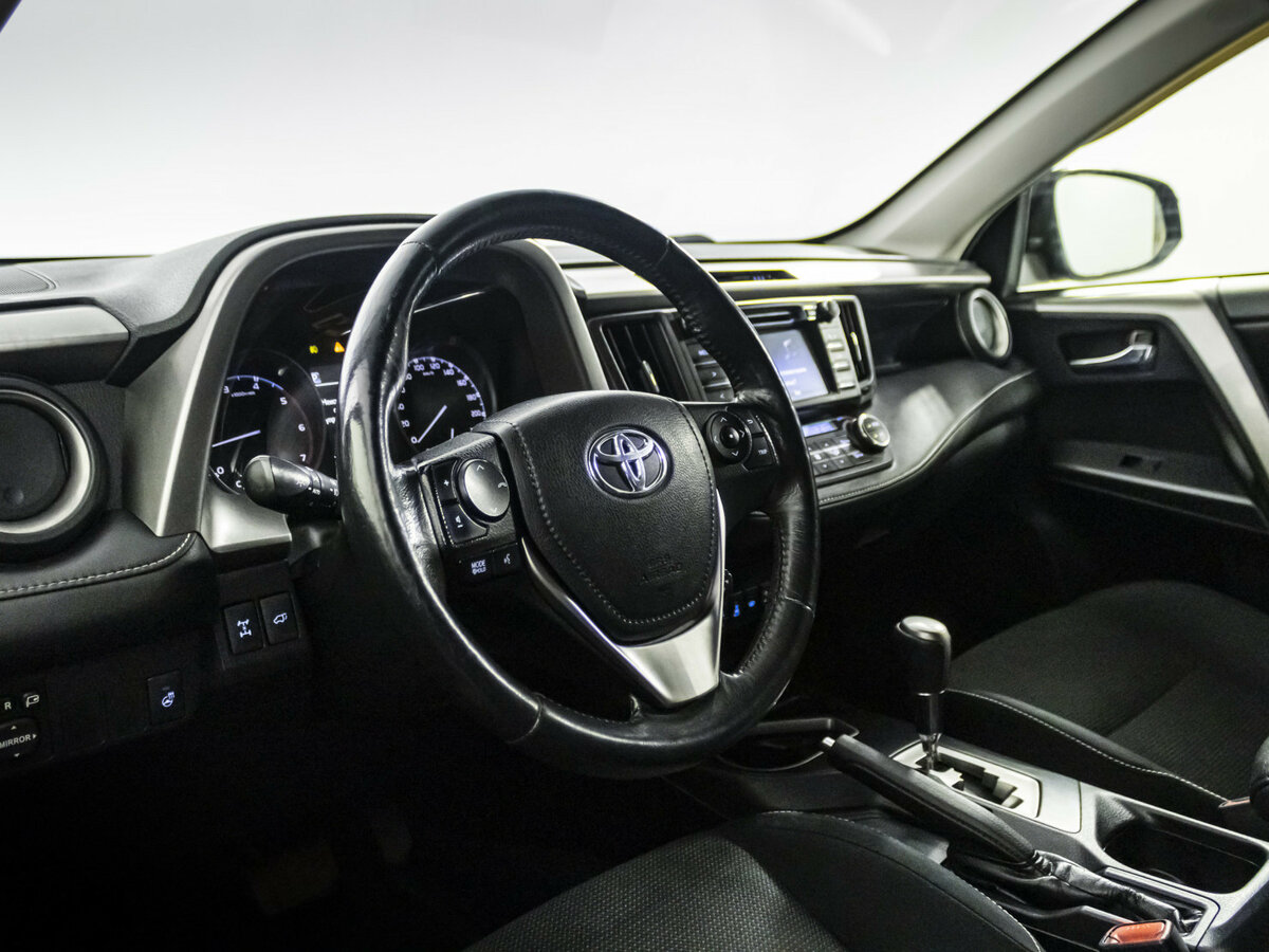 Toyota RAV4 б/у, 2015, Автоматическая. Фото: #9
