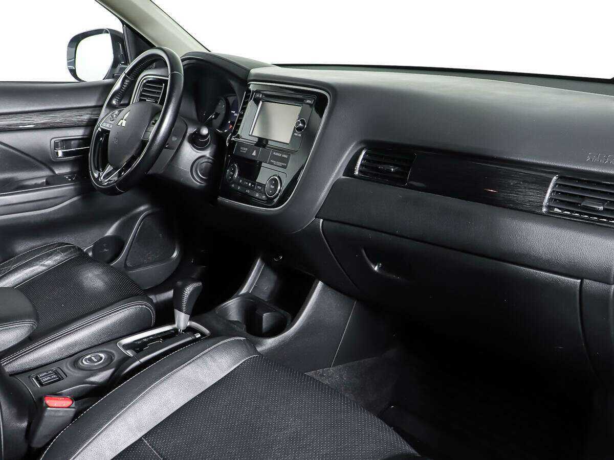 Mitsubishi Outlander б/у, 2016, Вариатор. Фото: #7