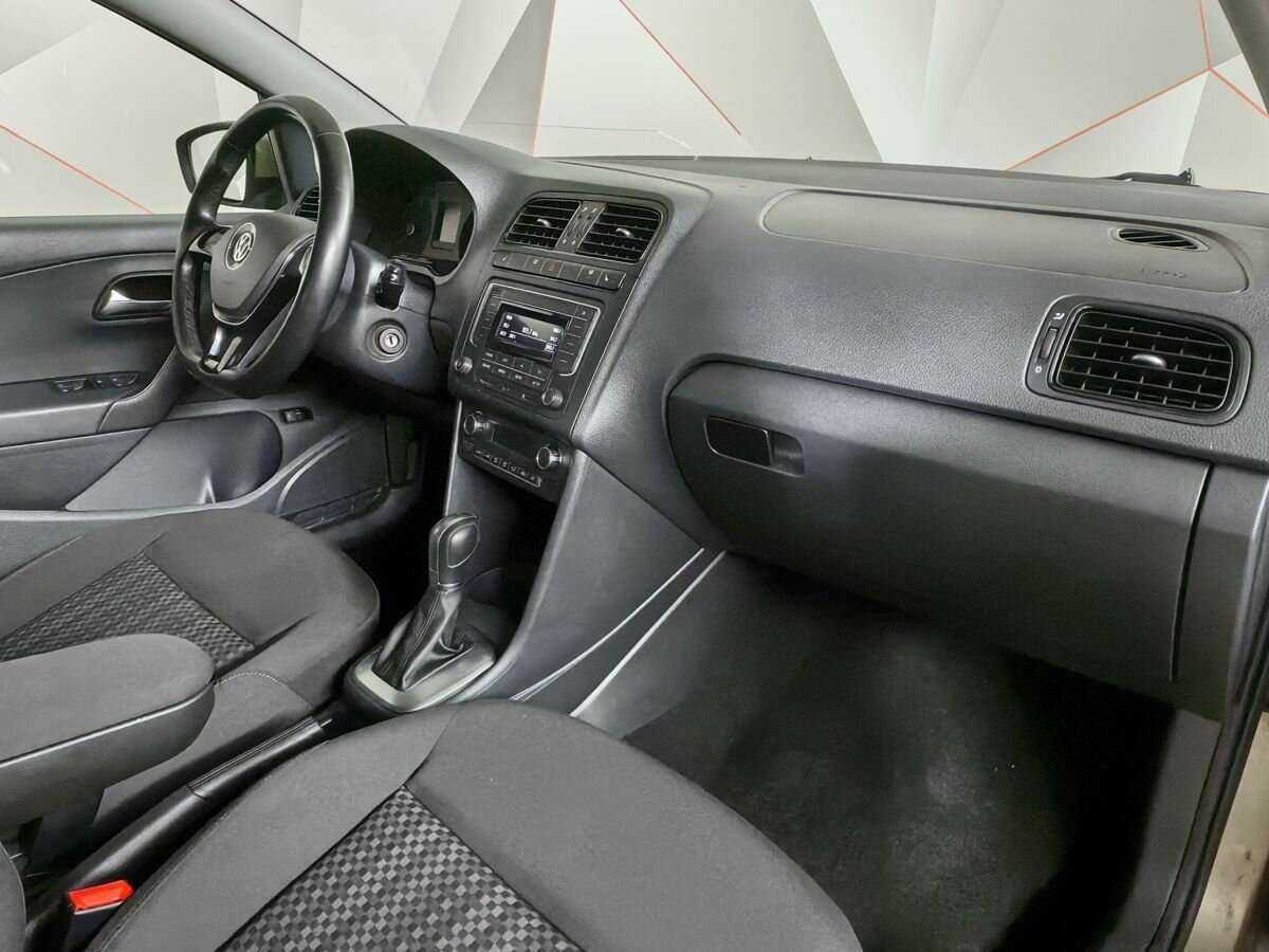 Volkswagen Polo б/у, 2016, Автоматическая. Фото: #8