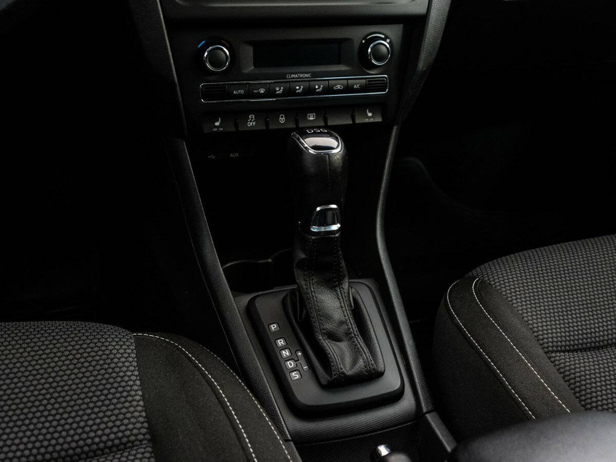 Skoda Rapid б/у, 2015, Роботизированная. Фото: #11