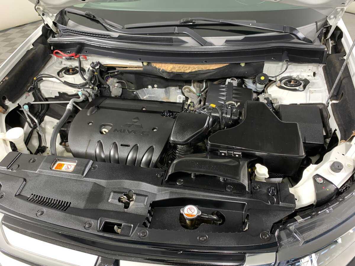 Mitsubishi Outlander б/у, 2016, Вариатор. Фото: #10