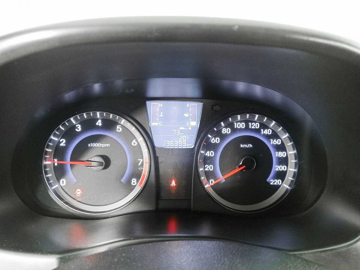 Hyundai Solaris б/у, 2015, Механическая. Фото: #10