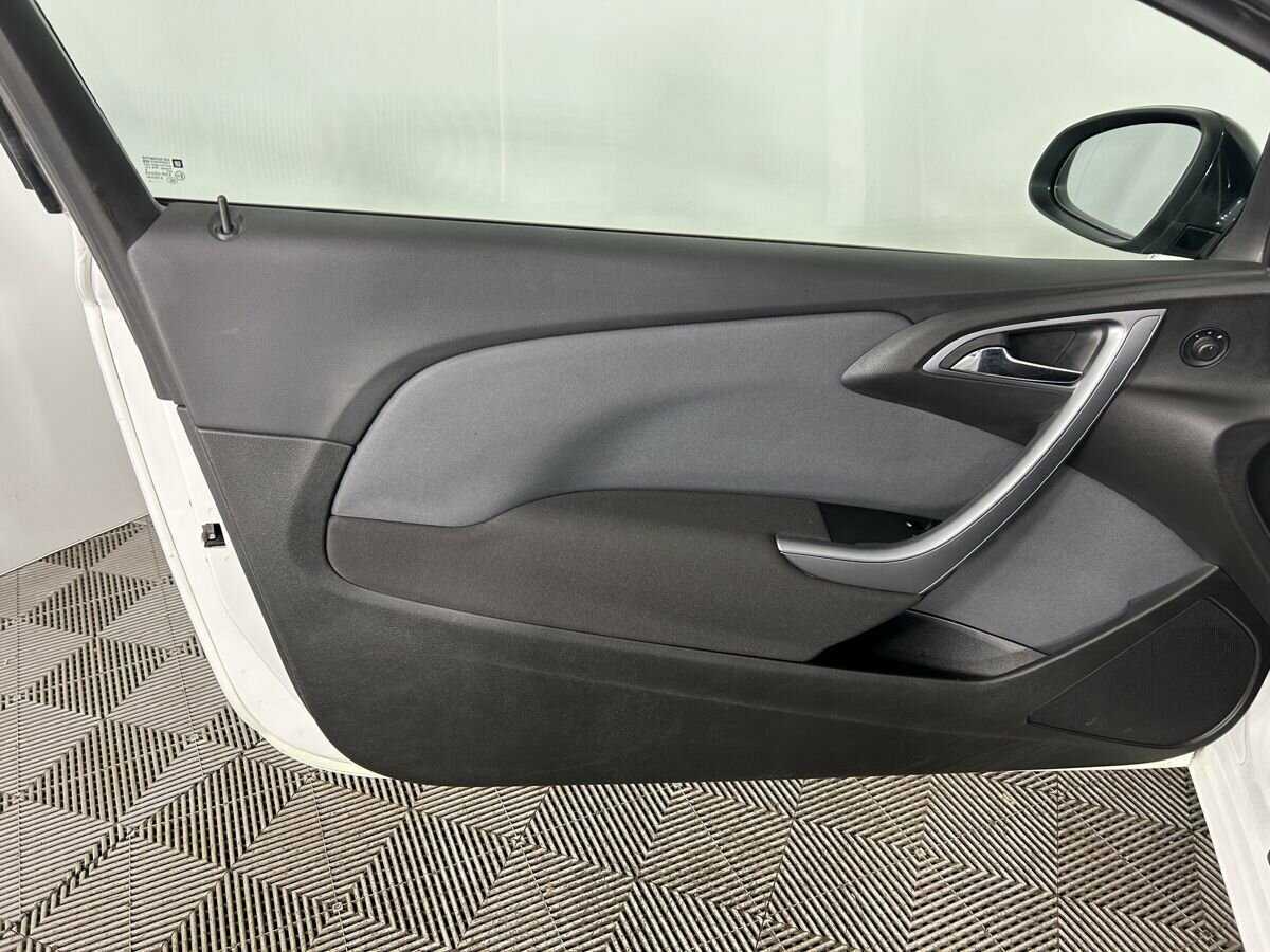 Opel Astra б/у, 2014, Механическая. Фото: #7