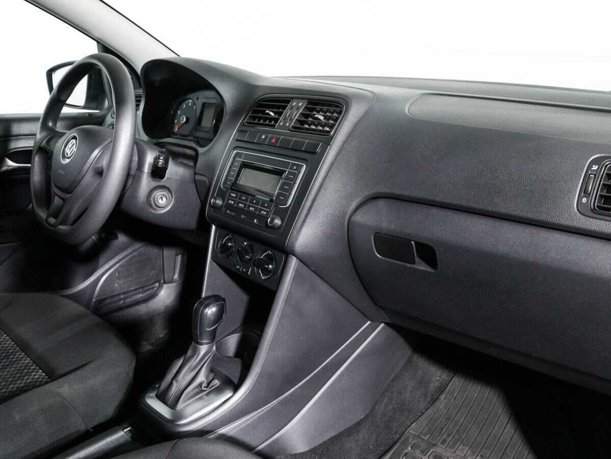 Volkswagen Polo б/у, 2019, Автоматическая. Фото: #6