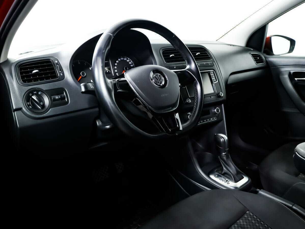 Volkswagen Polo б/у, 2015, Автоматическая. Фото: #12