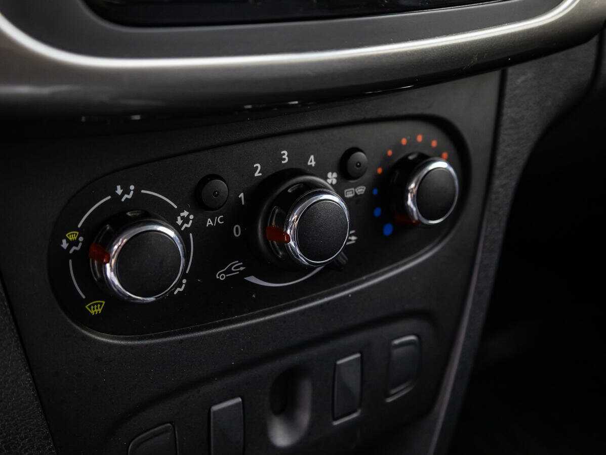 Renault Logan б/у, 2019, Механическая. Фото: #13